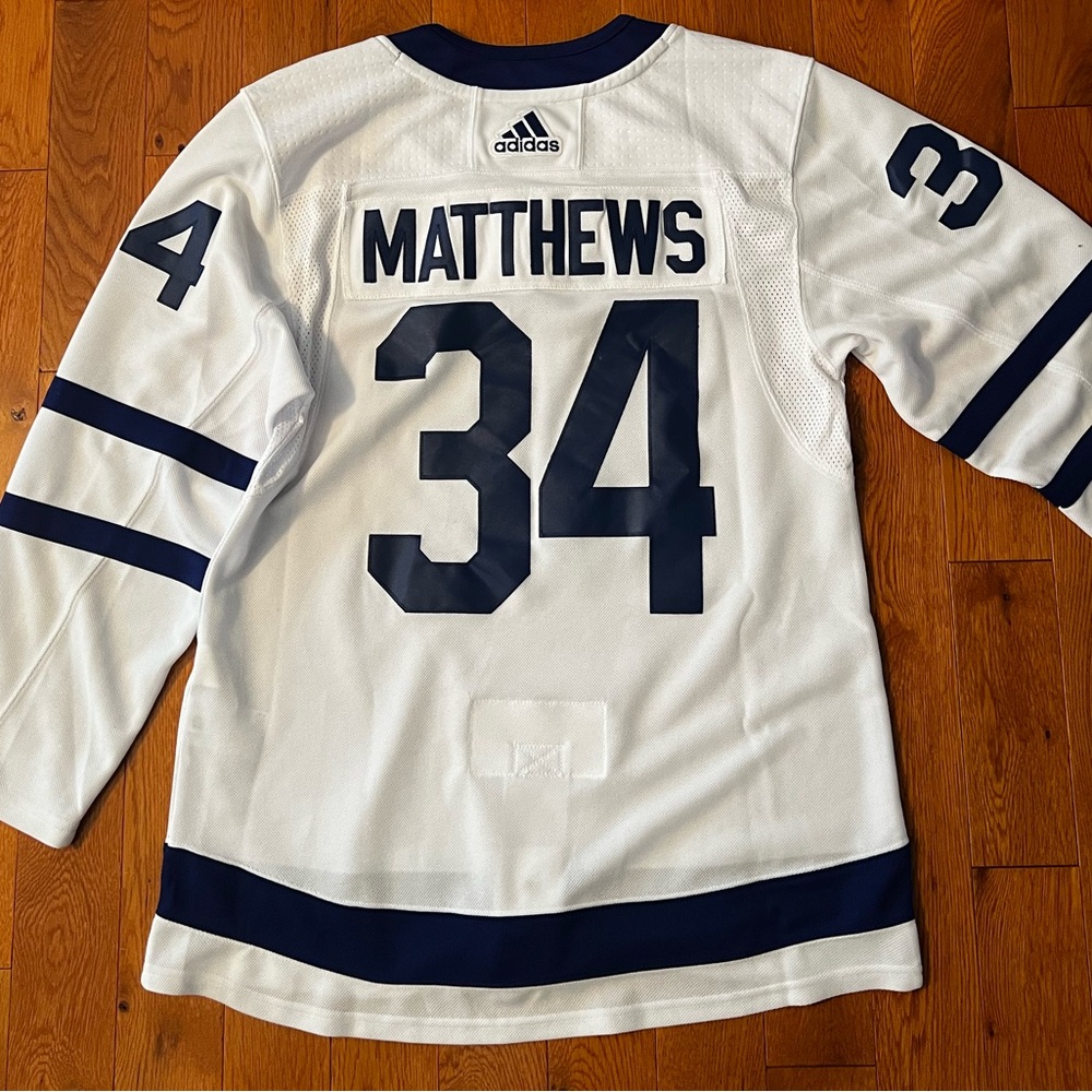 White Matthews Maple Leafs Jersey - Picture 2 of 10